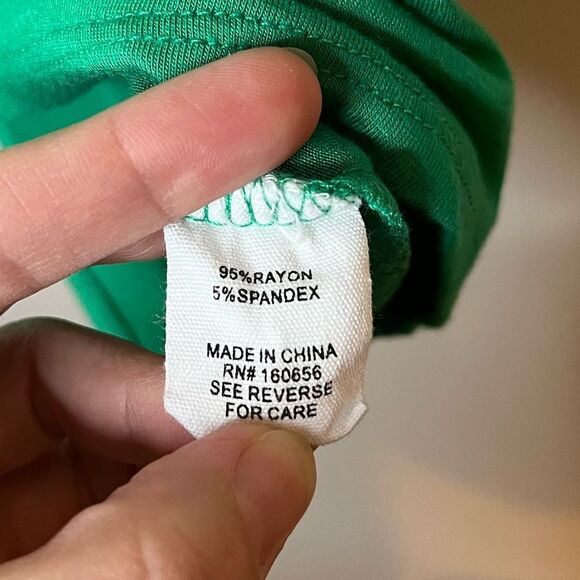 Women’s Green Short Sleeve Top Size Small - Picture 4 of 5